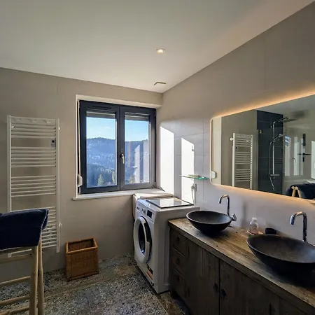 évasion Montagne à Avec Terrasse Et Parking - Fr-1-589-793 *